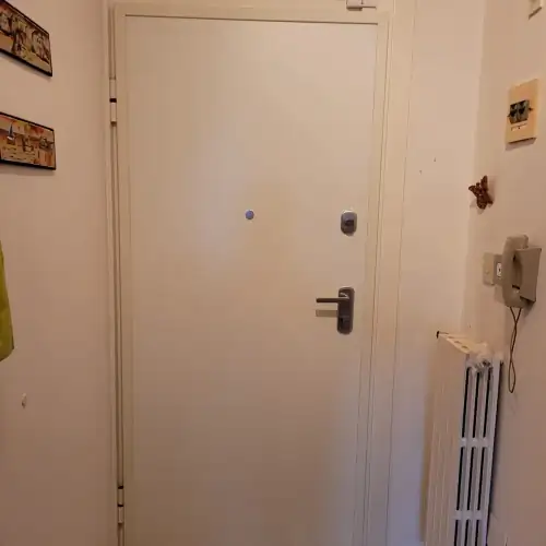 Porta blindata con pannello pantografato